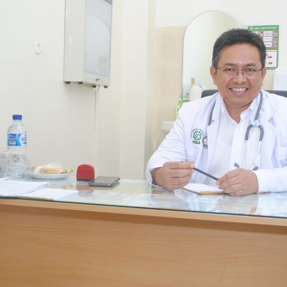 dr. Munadi, Sp.PD-KKV